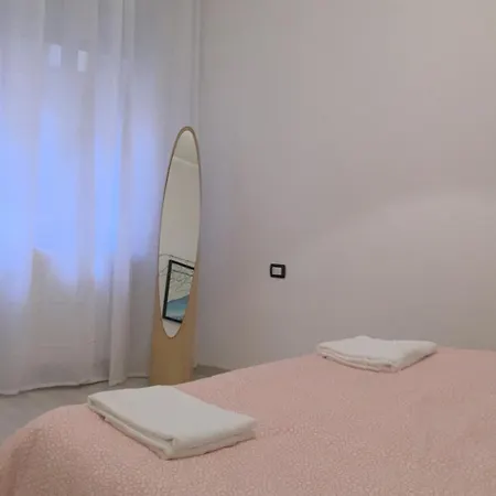 Modern With Balcony And Free Parking Close To The Metro Appartamento *