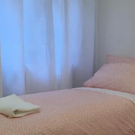 Modern With Balcony And Free Parking Close To The Metro Milano